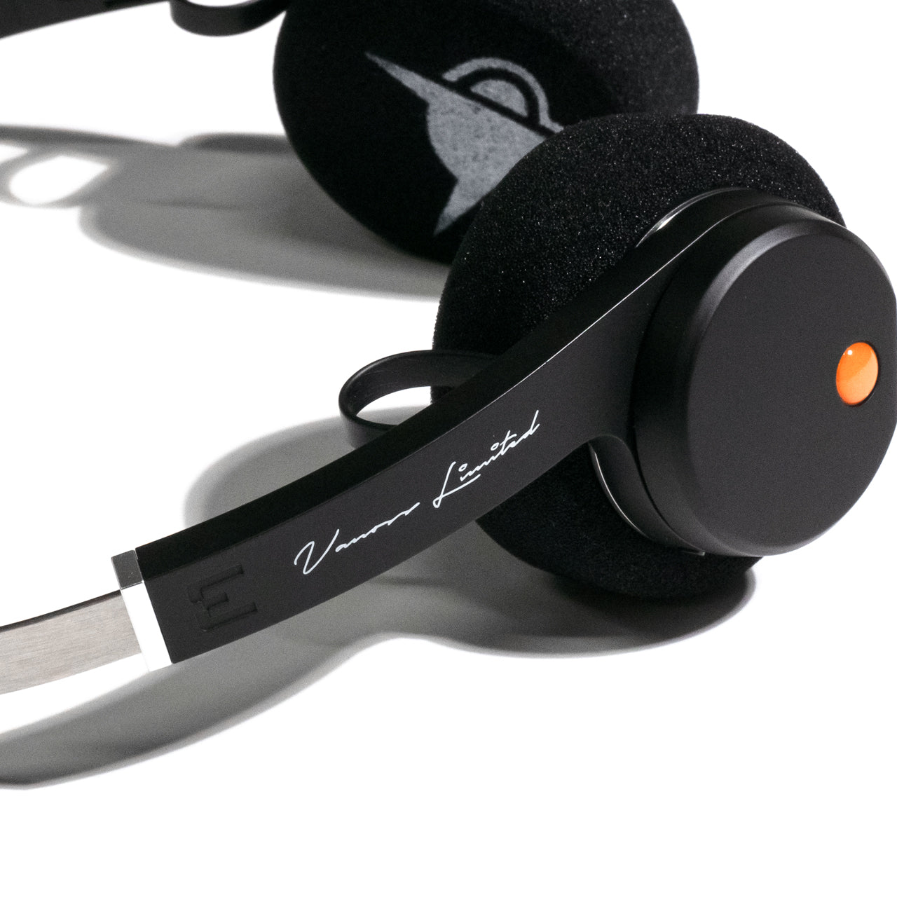 VANOSS® | RETRO ON-EAR HEADPHONES (LIMITED RE-STOCK)